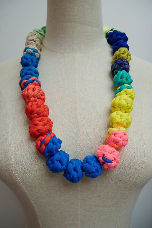 The BLOOP necklace